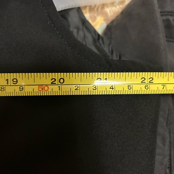 Baubax Women's Black Hooded Travel Vest with accessories - Picture 14 of 15